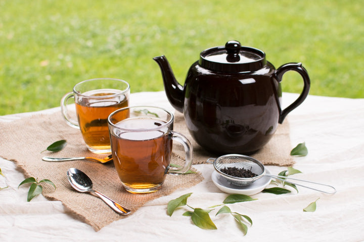 Green tea vs. Milk tea